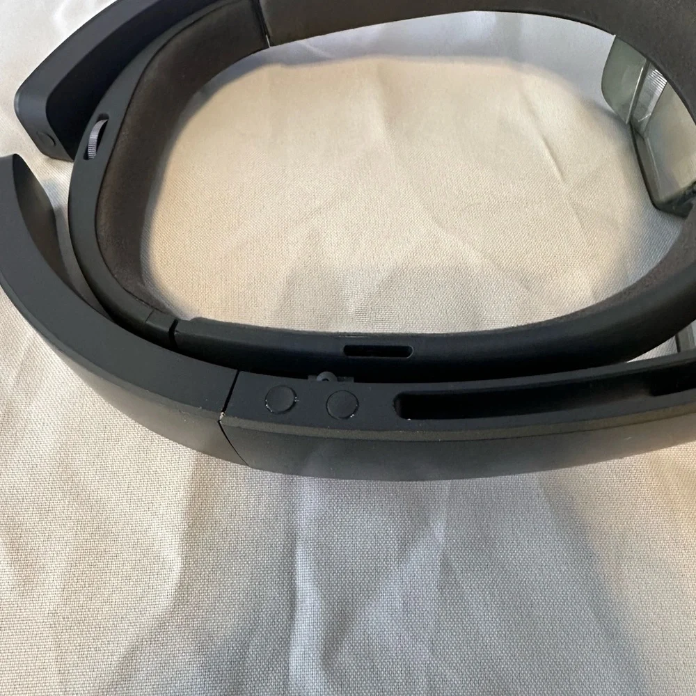 Microsoft HoloLens Developer Edition 1st Generation & Genuine Carry Case